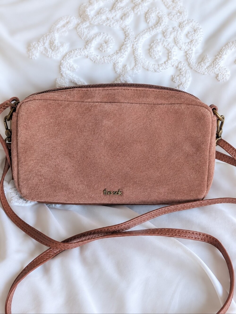 The SAK Cora Smartphone Leather Crossbody /Tobacco Rose NWOT